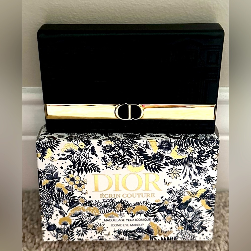 Dior Couture Iconic Eye Makeup in case that can be converted to a wallet.